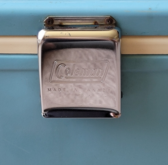 VINTAGE COLEMAN METAL COOLER RETRO BLUE WHITE INTERIOR MADE IN CANADA - Picture 12 of 15